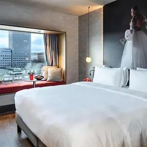 מלון Radisson Red Hotel, וינה