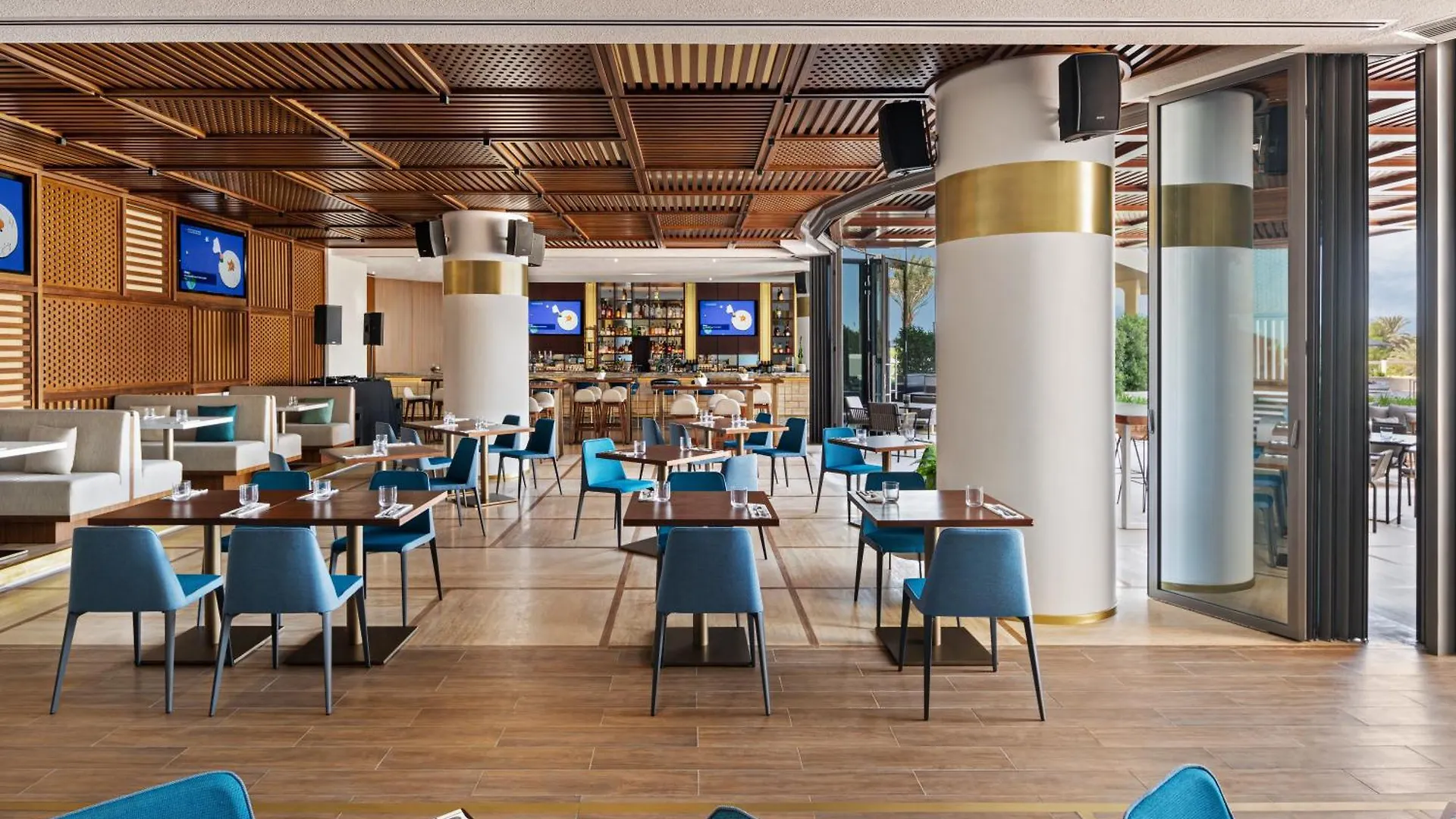 Ja Lake View Hotel, Dubai Hotel